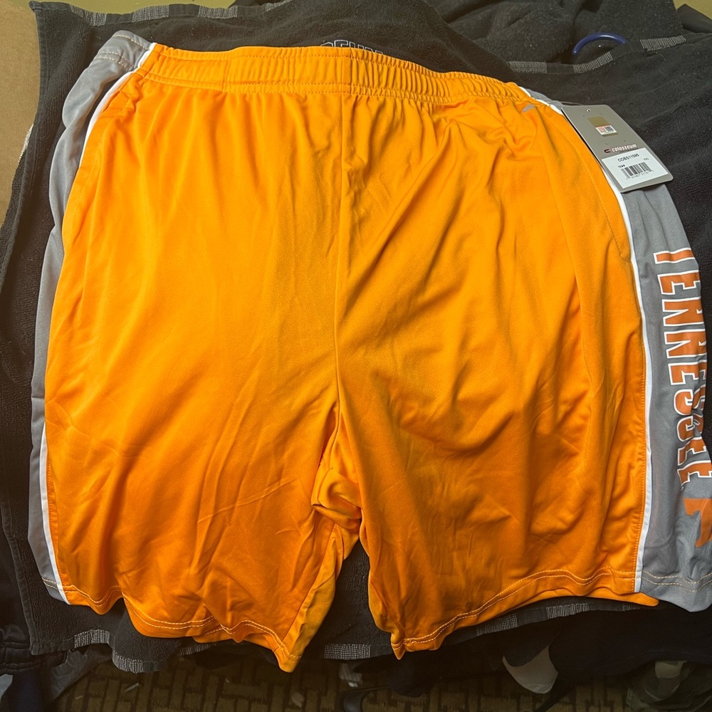 Tennessee Volunteers Shorts! XXL NWT!!!